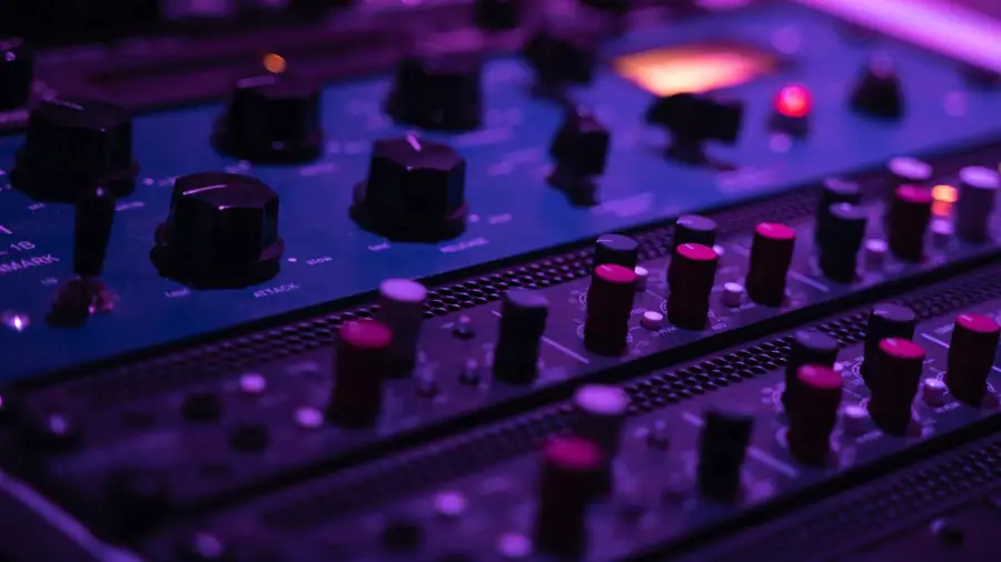 Outboard-Rack mit Tube-Tech CL1B und Rupert Neve Shelford